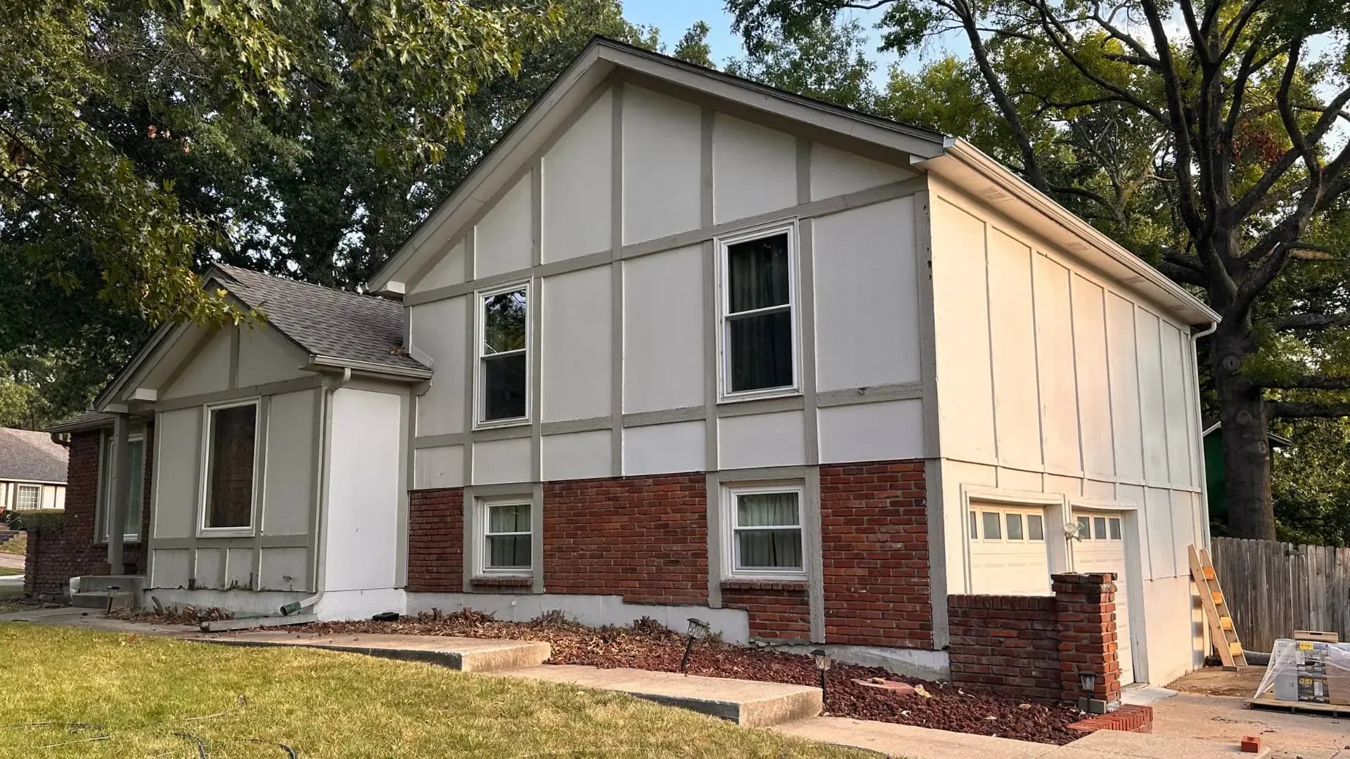 before-safe-harbor-installation-james-hardie-siding-02.webp