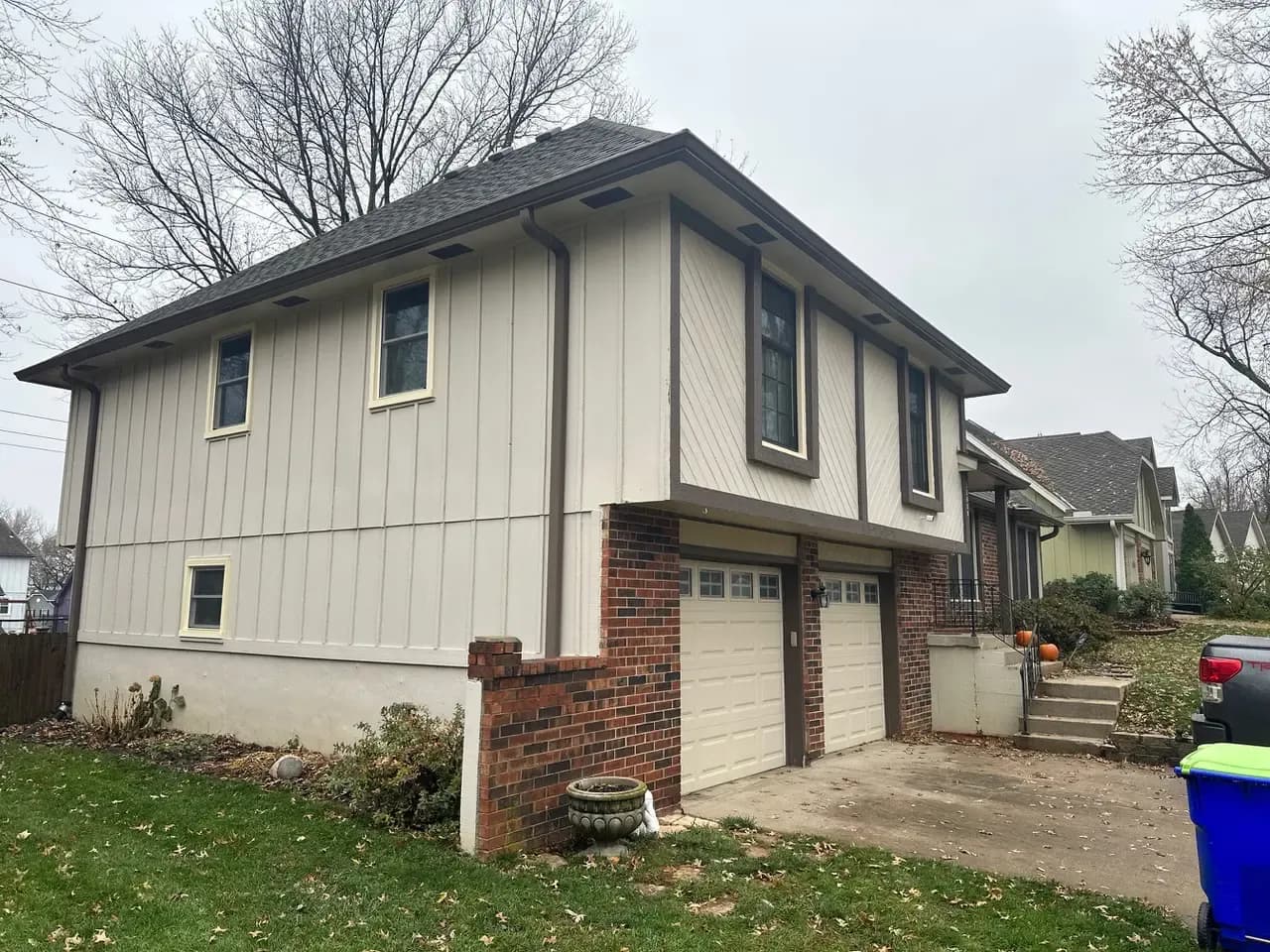 before-shawnee-home-hardie-siding-replacement.jpeg.webp