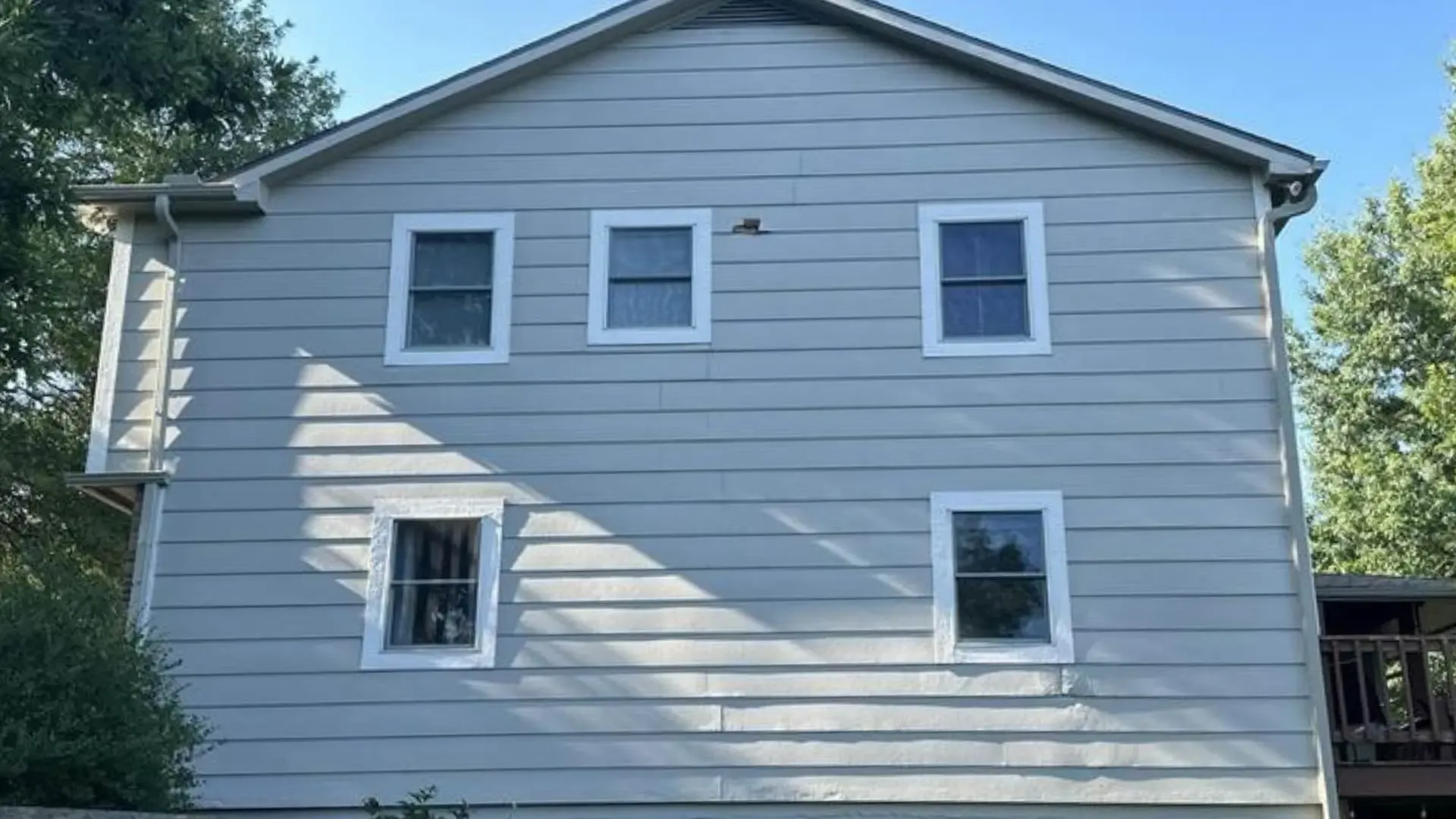 before-shawnee-home-updated-with-james-hardie-siding-safe-harbor-exteriors.jpg.webp