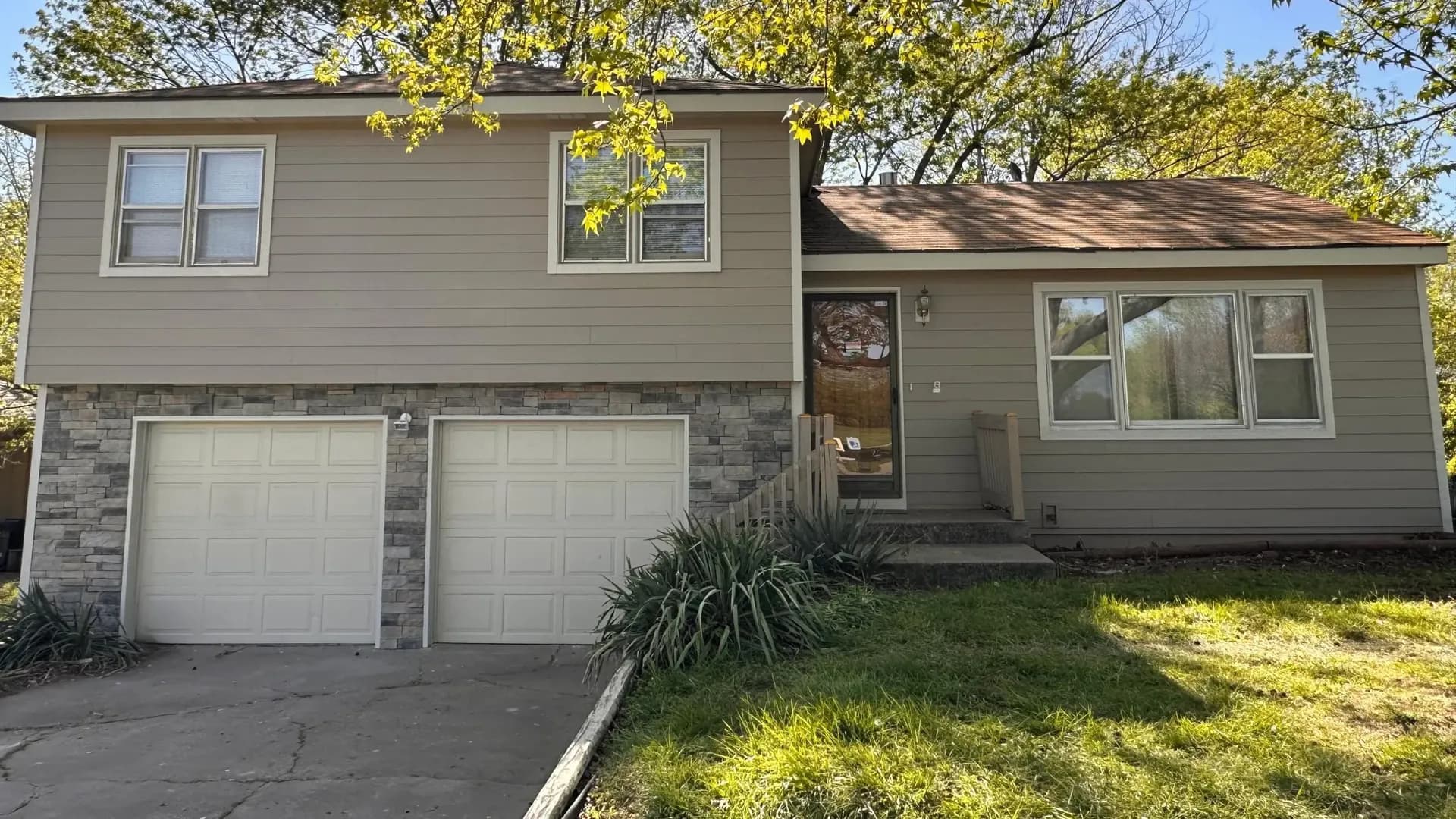 Kansas City Home with Wood Rot Gets Exterior Overhaul