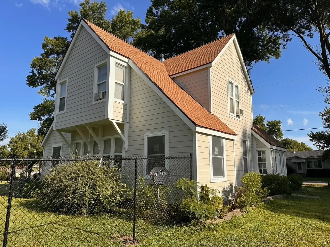 New siding installed on Leavenworth home after storm damage