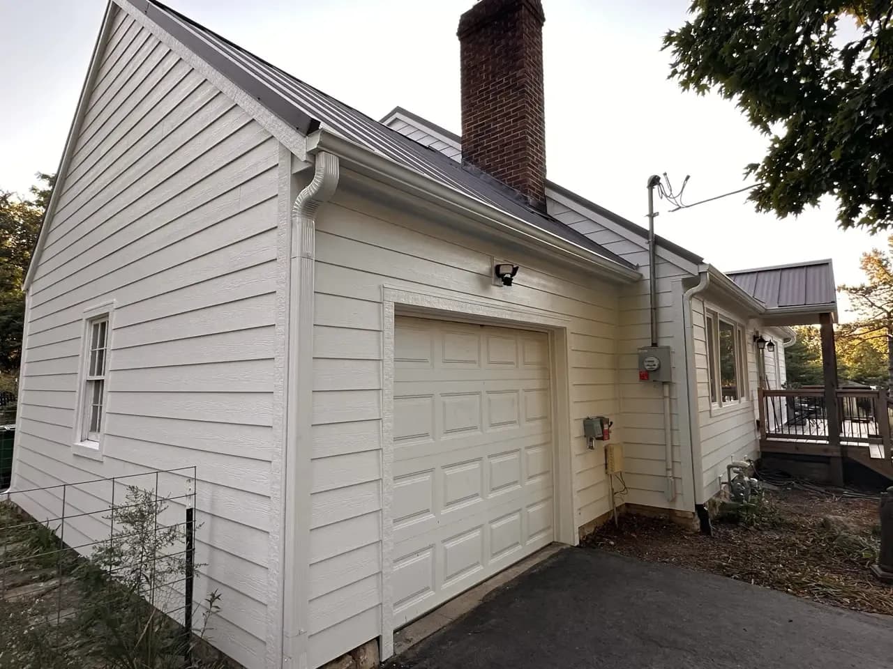 roeland-park-hardie-siding-replacement-metal-roof-03.webp