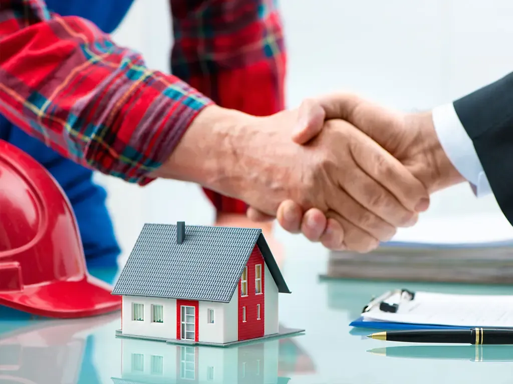 https://safeharborexteriors.com/wp-content/uploads/2021/04/tips-on-getting-the-best-work-out-of-your-roofing-contractor_60689a9ba75c6.jpeg